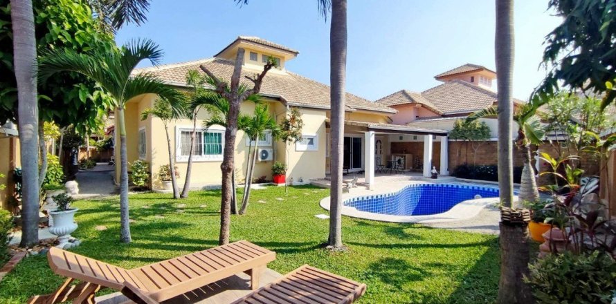 Casa de 3 dormitorios en Pattaya, Tailandia № 150988