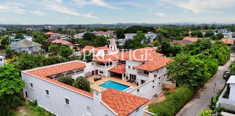 Maison à Pattaya, Thaïlande 6 chambres № 198050