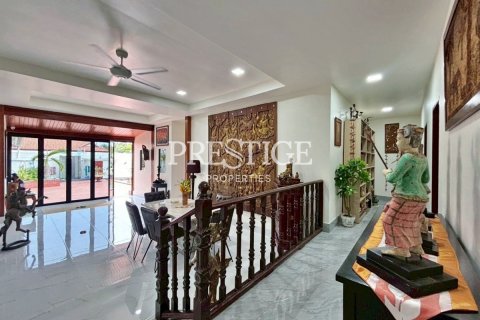 House in Pattaya, Thailand 3 bedrooms № 198051 - photo 17