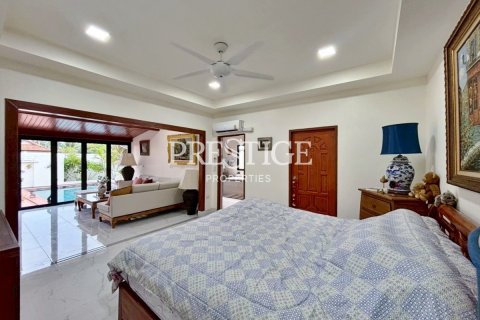 House in Pattaya, Thailand 3 bedrooms № 198051 - photo 20