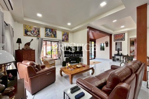 House in Pattaya, Thailand 3 bedrooms № 198051 - photo 6