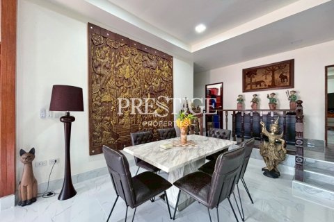House in Pattaya, Thailand 3 bedrooms № 198051 - photo 9