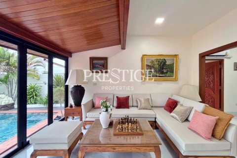 House in Pattaya, Thailand 3 bedrooms № 198051 - photo 3
