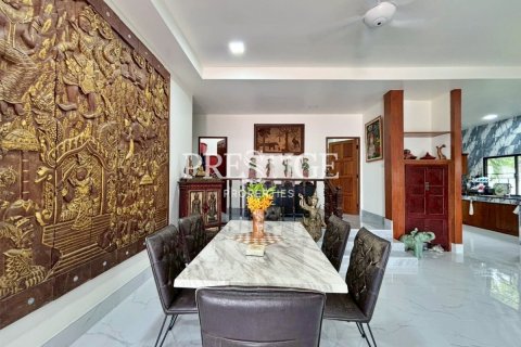House in Pattaya, Thailand 3 bedrooms № 198051 - photo 12