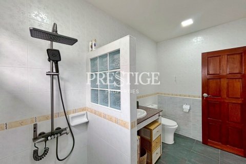House in Pattaya, Thailand 3 bedrooms № 198051 - photo 25