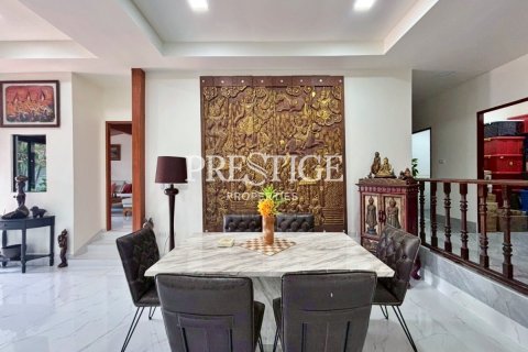 House in Pattaya, Thailand 3 bedrooms № 198051 - photo 10