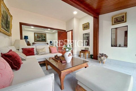 House in Pattaya, Thailand 3 bedrooms № 198051 - photo 4