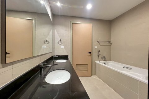 Condominio de 4 dormitorios en Pattaya, Tailandia № 135327 - foto 15