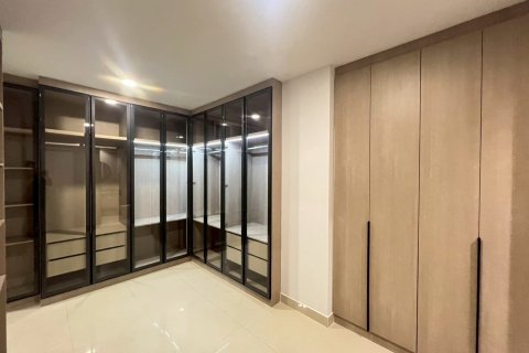 Condominio de 4 dormitorios en Pattaya, Tailandia № 135327 - foto 26