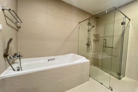 Condominio de 4 dormitorios en Pattaya, Tailandia № 135327 - foto 16