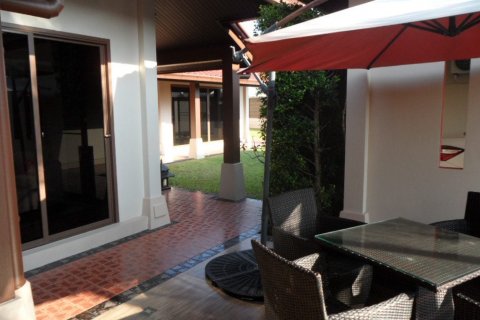 Casa de 3 dormitorios en Bang Lamung, Tailandia № 135326 - foto 7