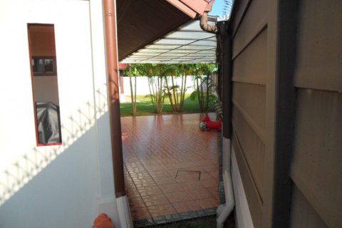 Casa de 3 dormitorios en Bang Lamung, Tailandia № 135326 - foto 4