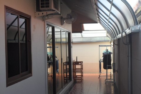 Casa de 3 dormitorios en Bang Lamung, Tailandia № 135326 - foto 11