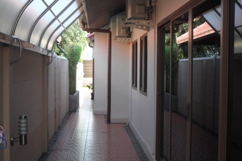 Casa de 3 dormitorios en Bang Lamung, Tailandia № 135326 - foto 13