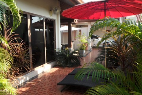 Casa de 3 dormitorios en Bang Lamung, Tailandia № 135326 - foto 6