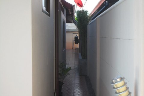 Casa de 3 dormitorios en Bang Lamung, Tailandia № 135326 - foto 10