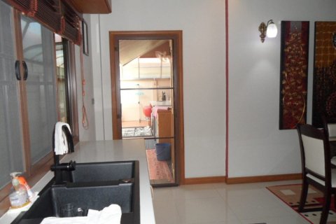 Casa de 3 dormitorios en Bang Lamung, Tailandia № 135326 - foto 21