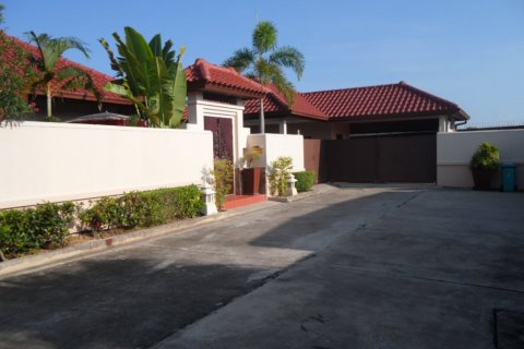 Haus in Bang Lamung, Thailand 3 Schlafzimmer № 135326