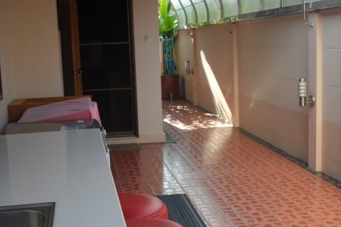 Casa de 3 dormitorios en Bang Lamung, Tailandia № 135326 - foto 14