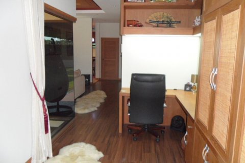 Casa de 3 dormitorios en Bang Lamung, Tailandia № 135326 - foto 30