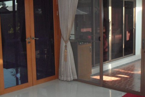Casa de 3 dormitorios en Bang Lamung, Tailandia № 135326 - foto 16