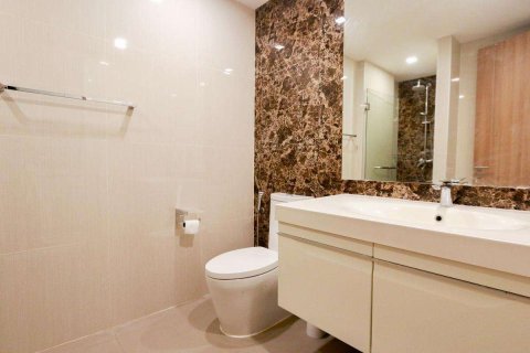 Condominio de 20 dormitorios en Chiang Mai, Tailandia № 205520 - foto 2