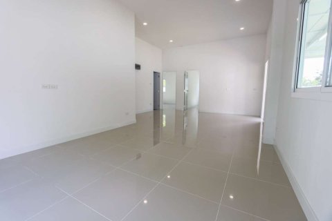 Casa de 3 dormitorios en Chiang Mai, Tailandia № 205525 - foto 12