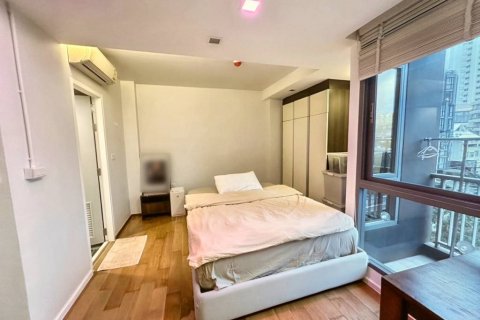 Condominio de 1 dormitorio en Khlong Toei, Bangkok, Tailandia № 114032 - foto 2