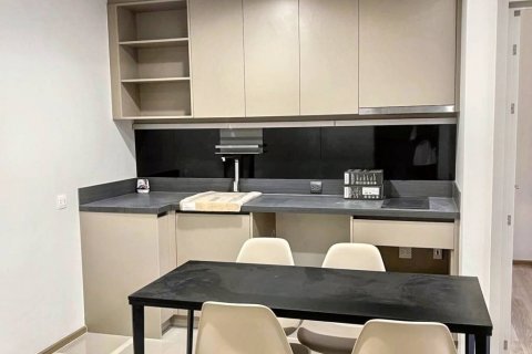 Condominio de 2 dormitorios en Khlong Toei, Bangkok, Tailandia № 114029 - foto 4