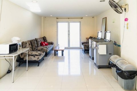 Apartamento de 55 dormitorios en Si Racha, Tailandia № 114031 - foto 3