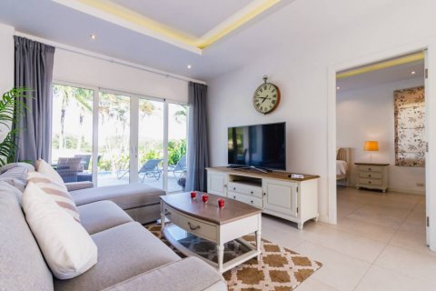 Chalet de 3 dormitorios en Hua Hin, Tailandia № 114034 - foto 5