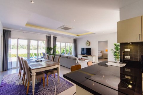Chalet de 3 dormitorios en Hua Hin, Tailandia № 114034 - foto 10