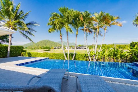 Chalet de 3 dormitorios en Hua Hin, Tailandia № 114034 - foto 2