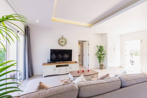 Chalet de 3 dormitorios en Hua Hin, Tailandia № 114034 - foto 7
