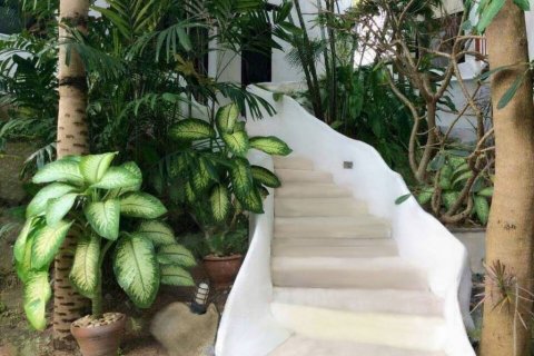 Hotel 550 m2 en Surat Thani, Tailandia № 114131 - foto 9
