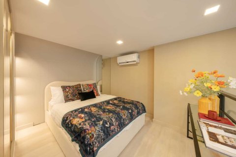 Condominio de 1 dormitorio en Thonburi, Bangkok, Tailandia № 166683 - foto 10