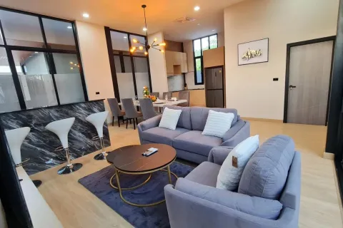 Chalet de 4 dormitorios en Pattaya, Tailandia № 155654 - foto 17