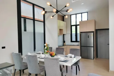 Chalet de 4 dormitorios en Pattaya, Tailandia № 155654 - foto 18