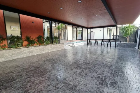 Chalet de 4 dormitorios en Pattaya, Tailandia № 155654 - foto 4