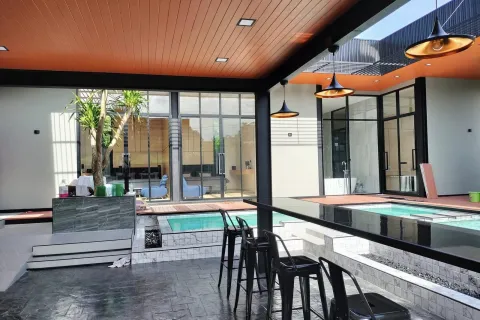 Chalet de 4 dormitorios en Pattaya, Tailandia № 155654 - foto 14