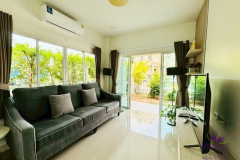 Casa de 3 dormitorios en San Kamphaeng, Tailandia № 205556 - foto 2