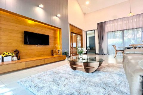 Casa de 3 dormitorios en Bang Lamung, Tailandia № 71782 - foto 5