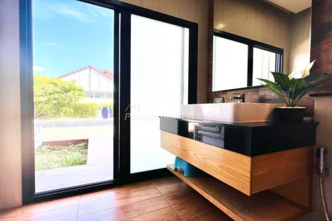 Casa de 3 dormitorios en Bang Lamung, Tailandia № 71782 - foto 8