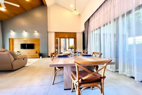 Casa de 3 dormitorios en Bang Lamung, Tailandia № 71782 - foto 2