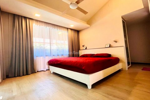 Casa de 3 dormitorios en Bang Lamung, Tailandia № 71782 - foto 6
