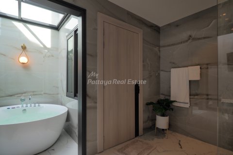 Casa de 6 dormitorios en Pattaya, Tailandia № 71783 - foto 10