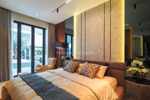 Casa de 6 dormitorios en Pattaya, Tailandia № 71783 - foto 9