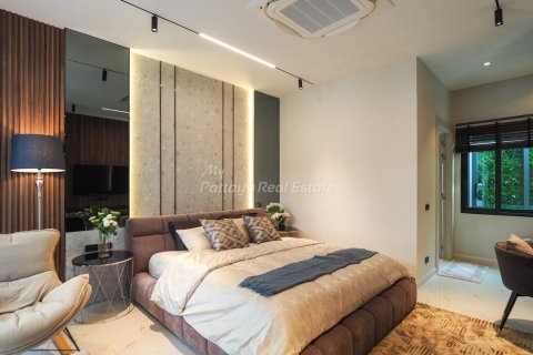 Casa de 6 dormitorios en Pattaya, Tailandia № 71783 - foto 8