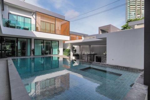 Casa de 6 dormitorios en Pattaya, Tailandia № 71783 - foto 6