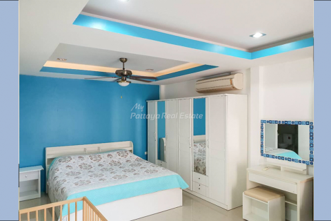 Casa de 3 dormitorios en Bang Lamung, Tailandia № 71780 - foto 5